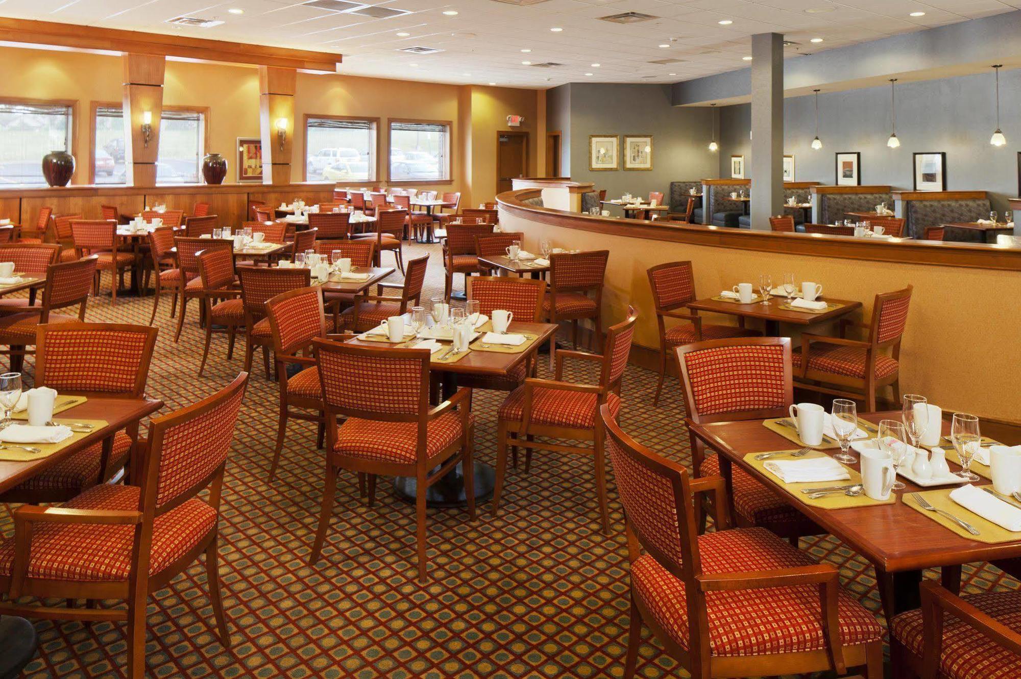 Doubletree By Hilton Rochester Henrietta Exterior foto