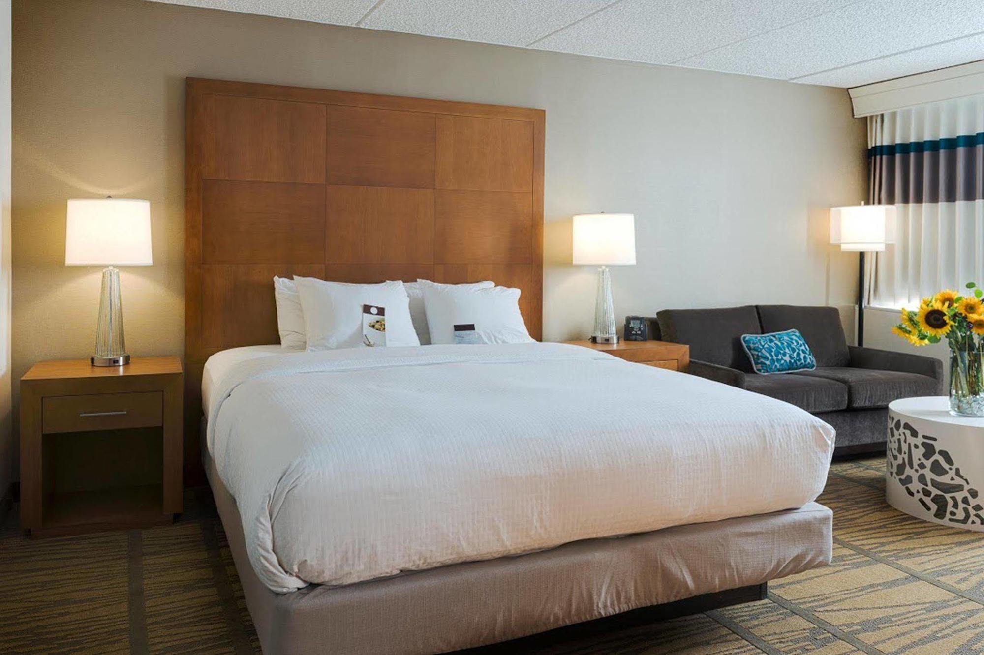 Doubletree By Hilton Rochester Henrietta Exterior foto